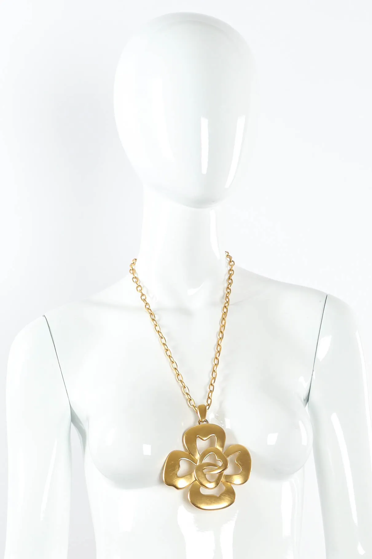 1960s Tender Clover Pendant Necklace