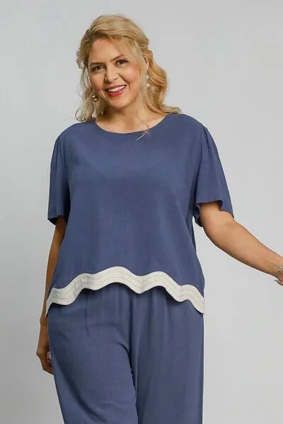 Hazel Blues® | Umgee Linen Blend Scalloped Hem Top