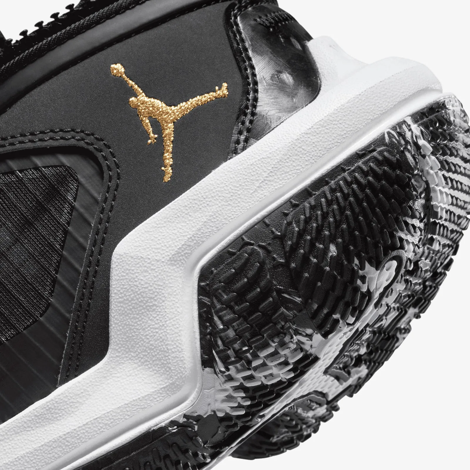 Jordan "Why Not?" Zer0.6 - Black/Metallic Gold