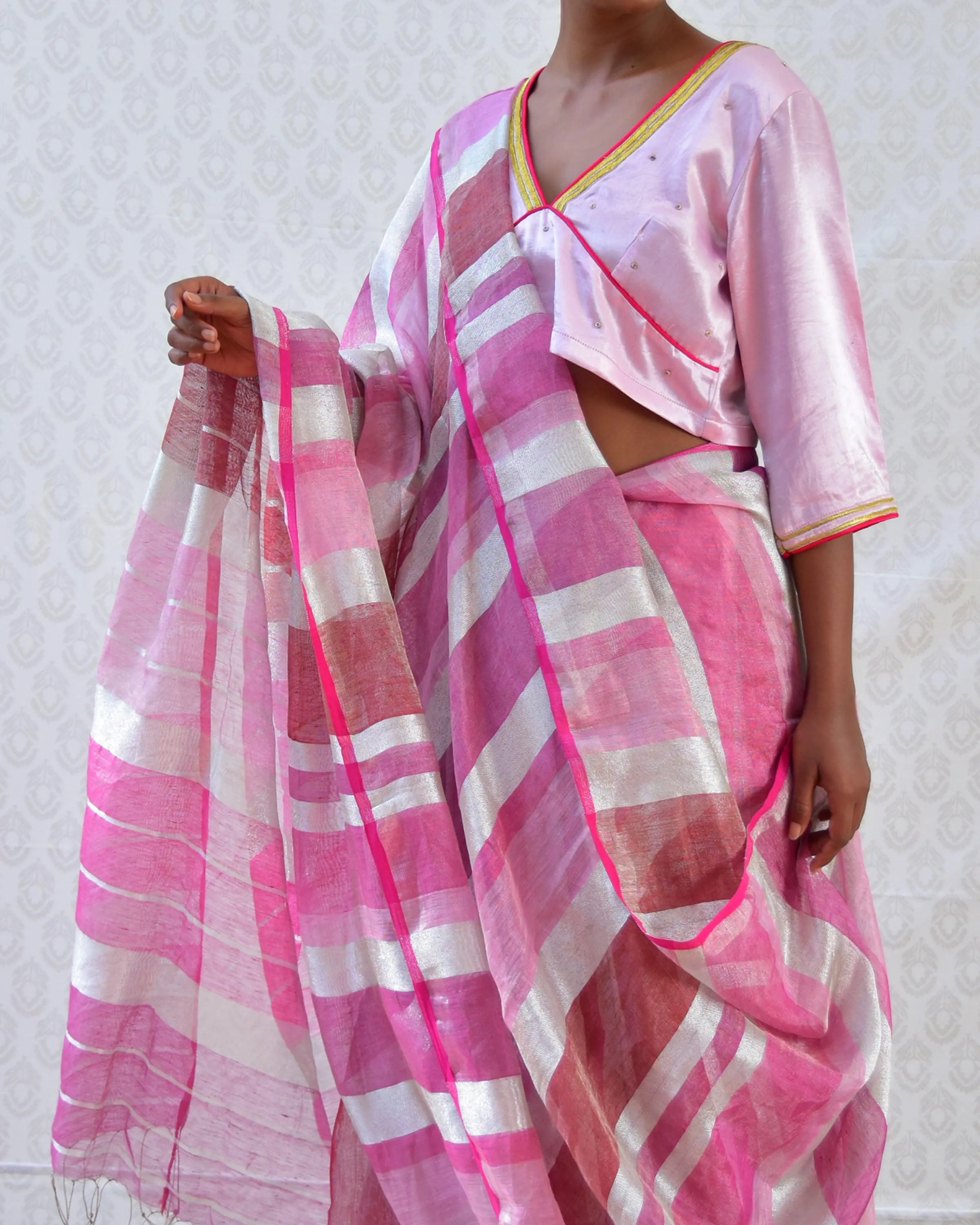 Pretty Pink Handwoven Linen Zari Saree - Bgvl